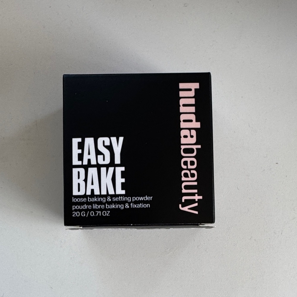 HUDA BEAUTY Easy Bake Loose Setting Powder in Ube Birthday Cake